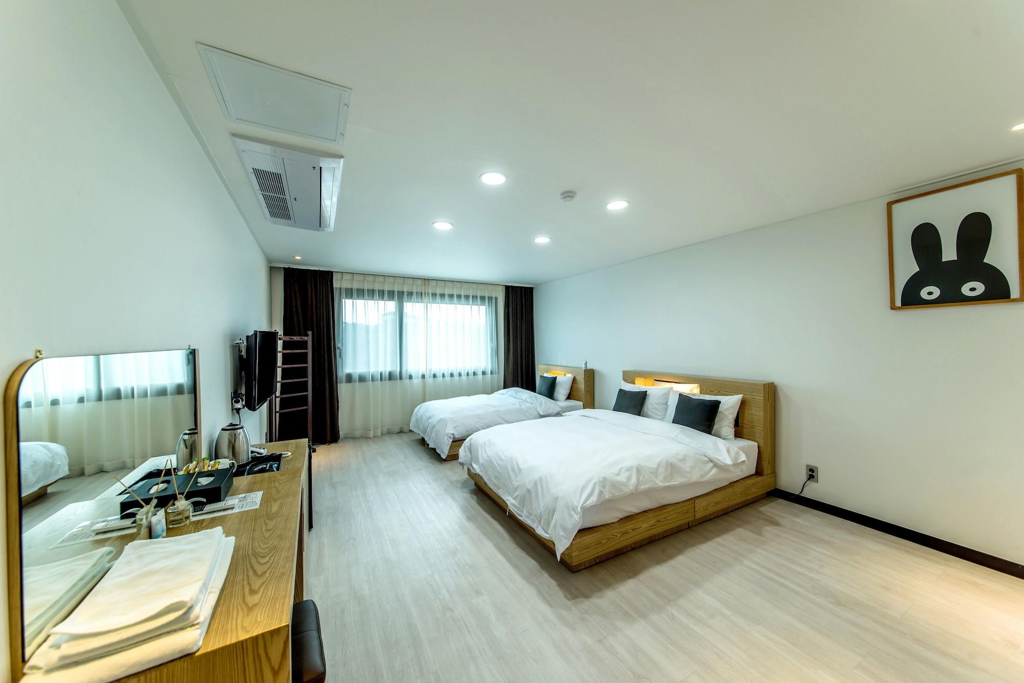 Nine Boutique Hotel Seogwipo Ngoại thất bức ảnh