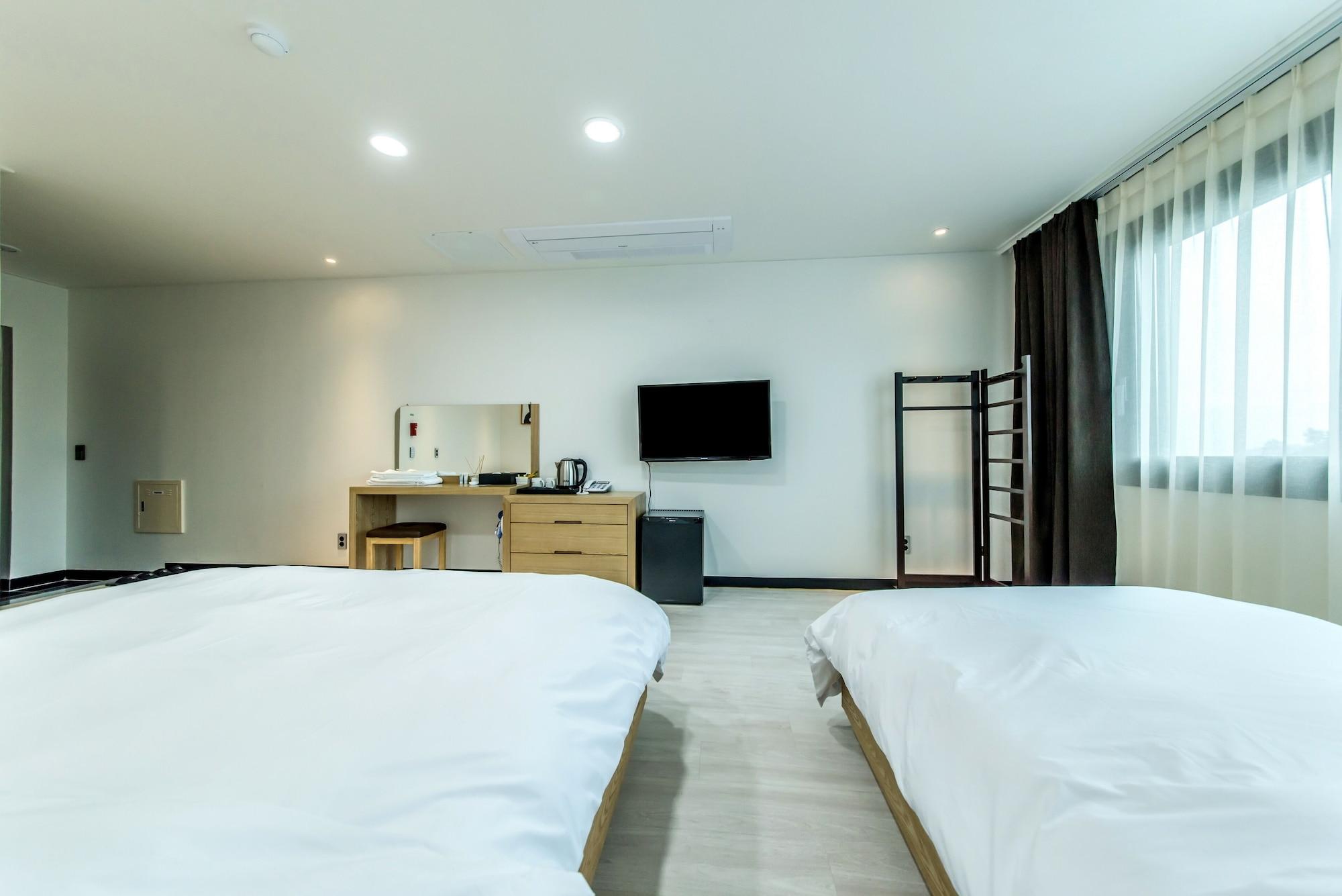 Nine Boutique Hotel Seogwipo Ngoại thất bức ảnh