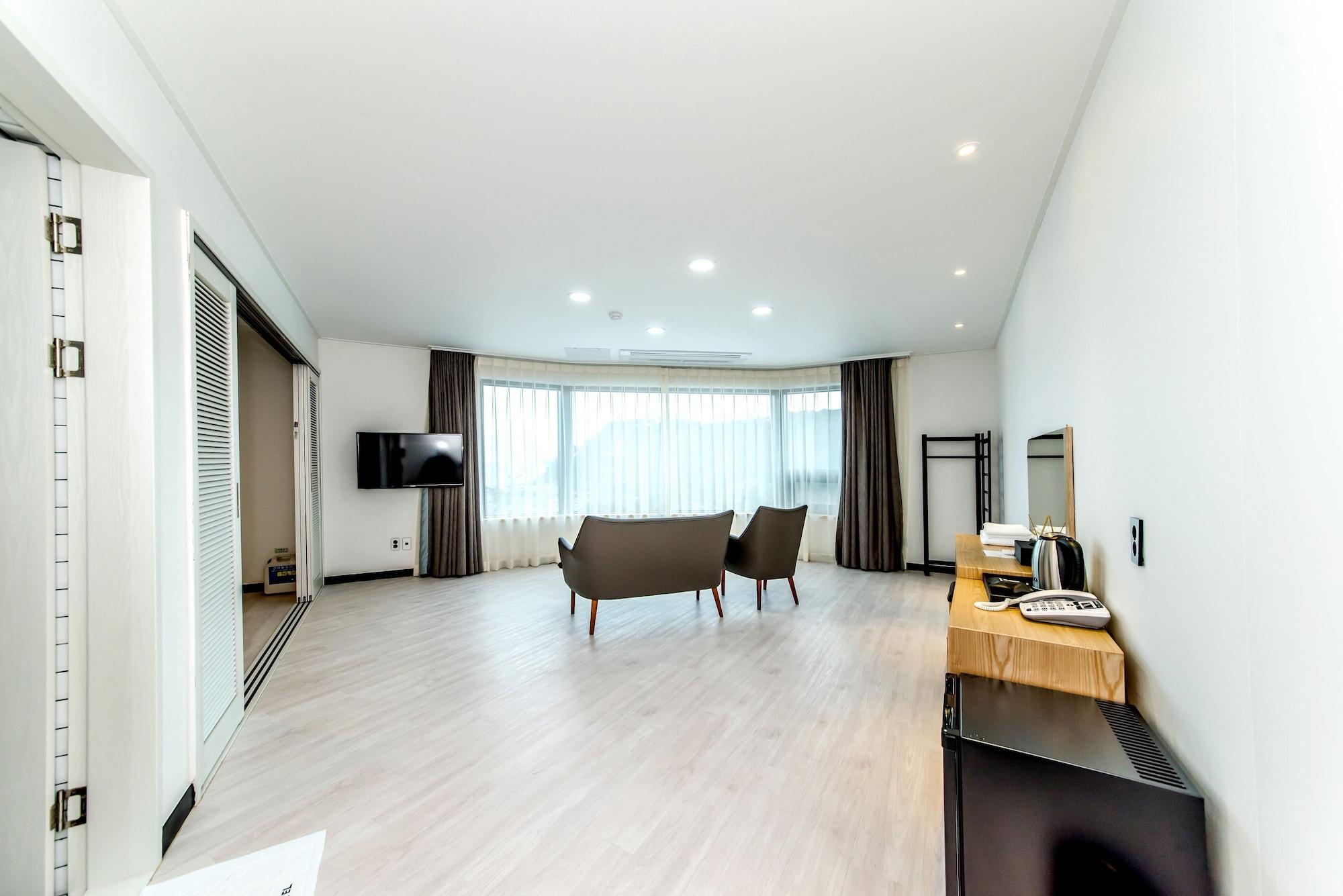 Nine Boutique Hotel Seogwipo Ngoại thất bức ảnh